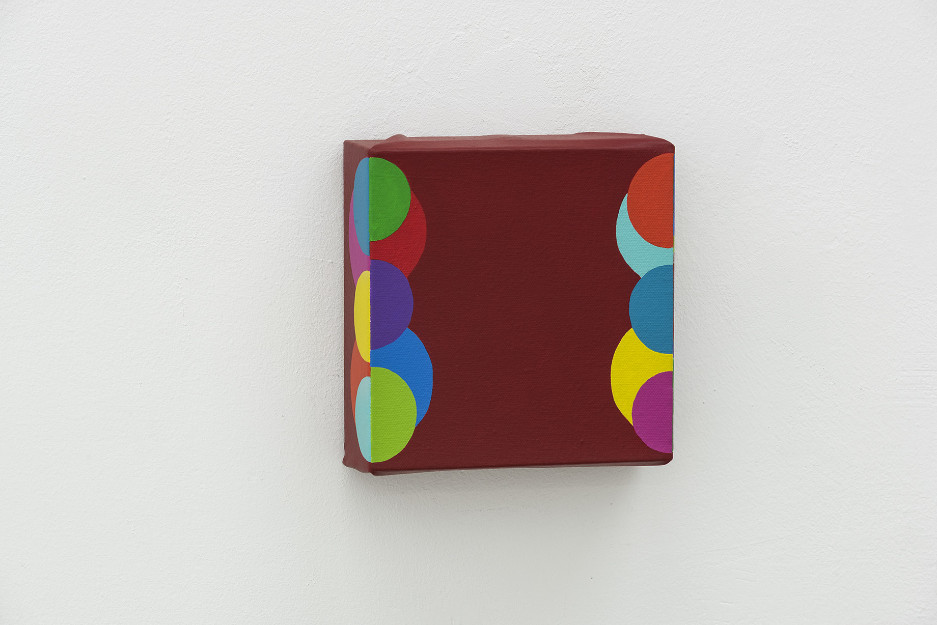 Beatriz Olano, Halves, 2022, acrylic on canvas, 15 x 15 x 4,5 cm.